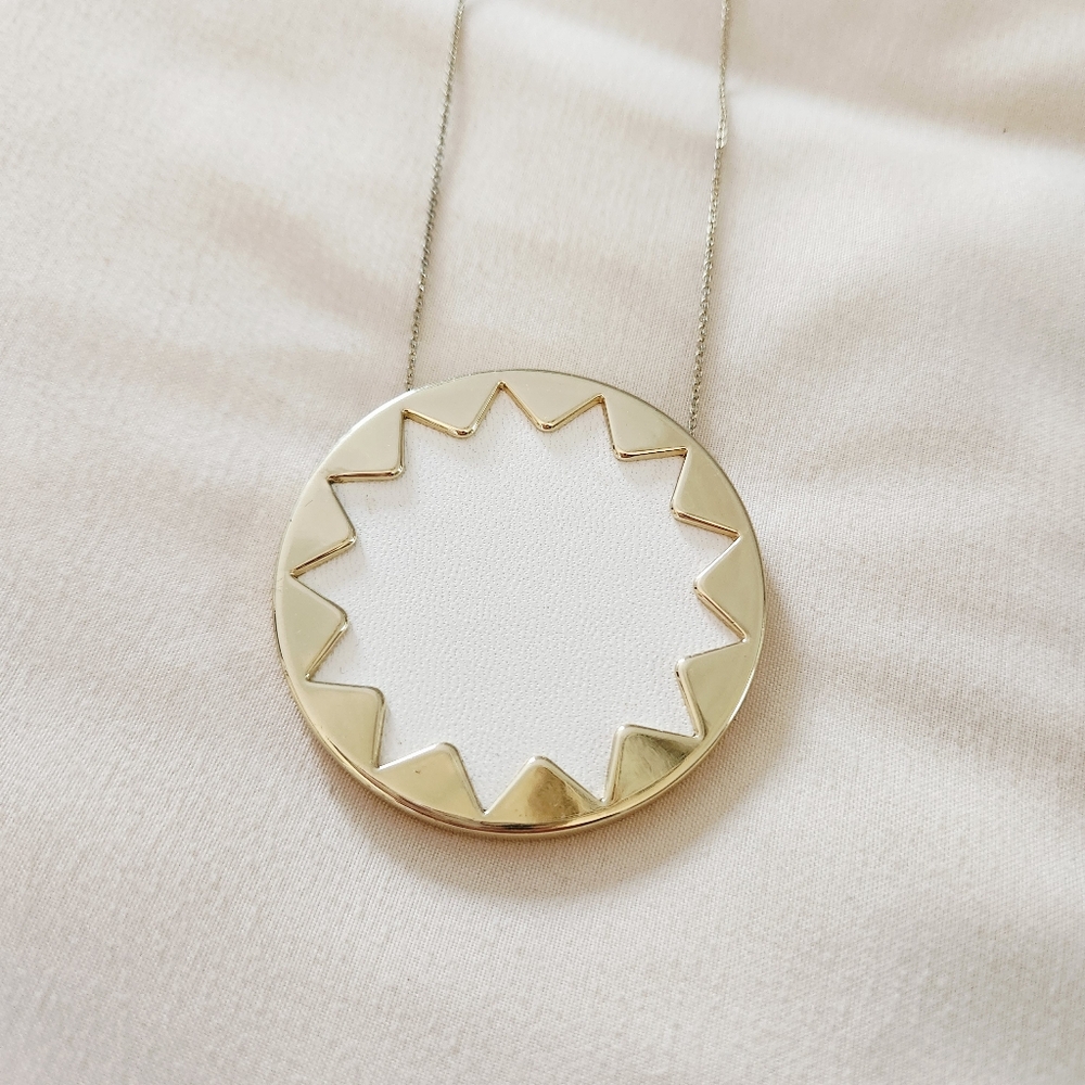 House of Harlow Large Gold White Sunburst Necklace - Picture 3 of 5